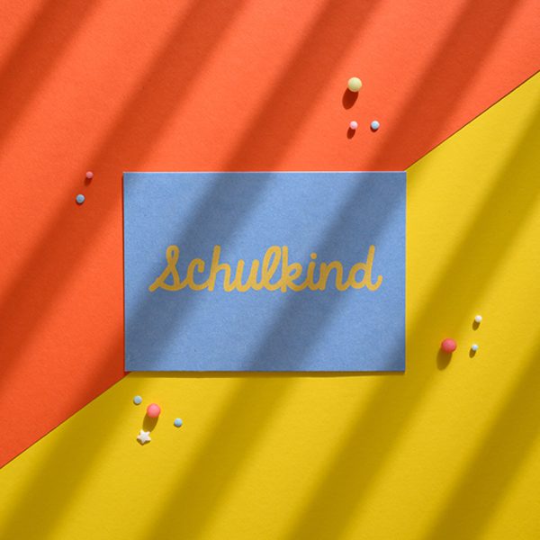 Postkarte - Schulkind in Blau