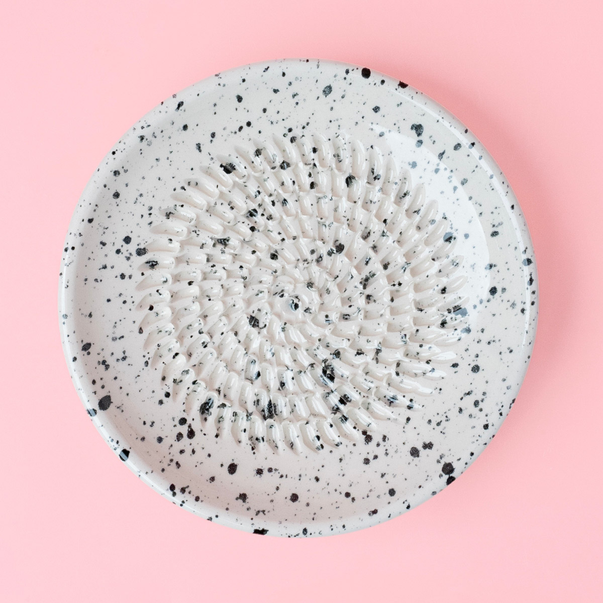 Keramikreibe Knoblauch & Käse - Schwarz & Weiß Granito