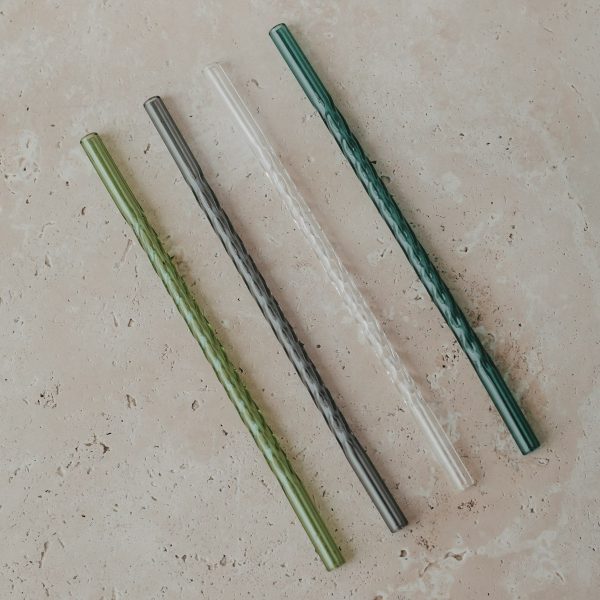 Einzelner gedrehter Strohhalm aus Glas
