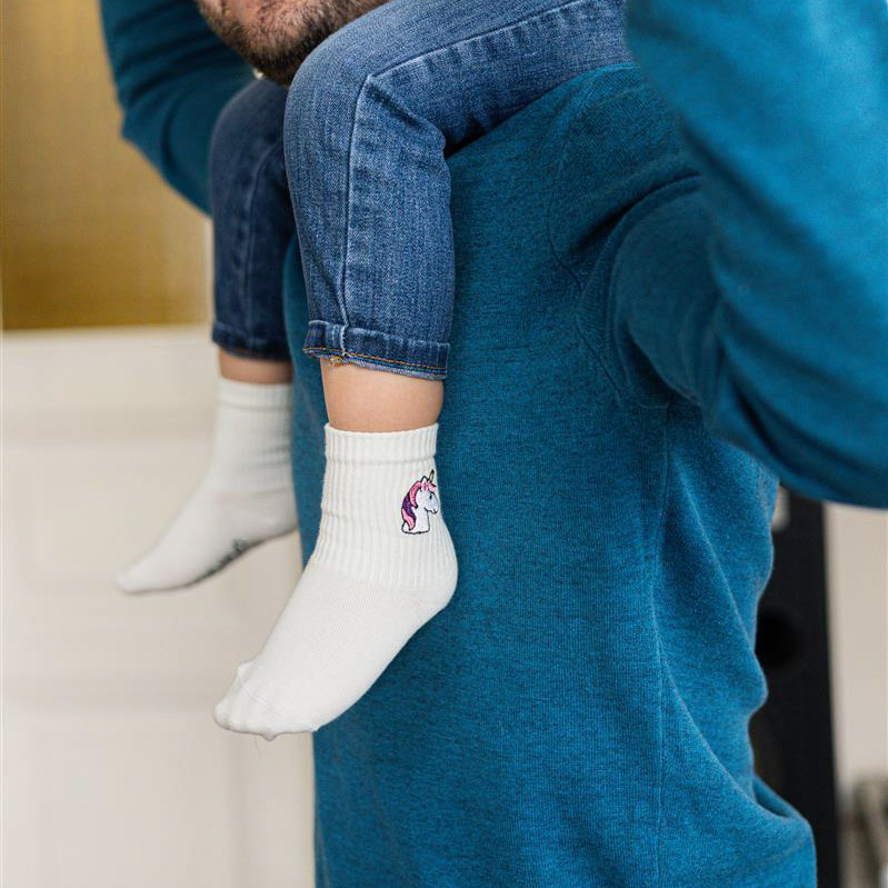 mabery-onlineshop-conceptstore-geschenkeladen-geschenke-geschenkidee-laden-kinder-socken-mydaymydreams-einhorn-dino-2