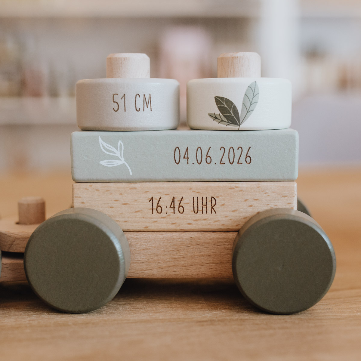 Eisenbahn aus Holz - Zug in Olivgrün – Bild 4