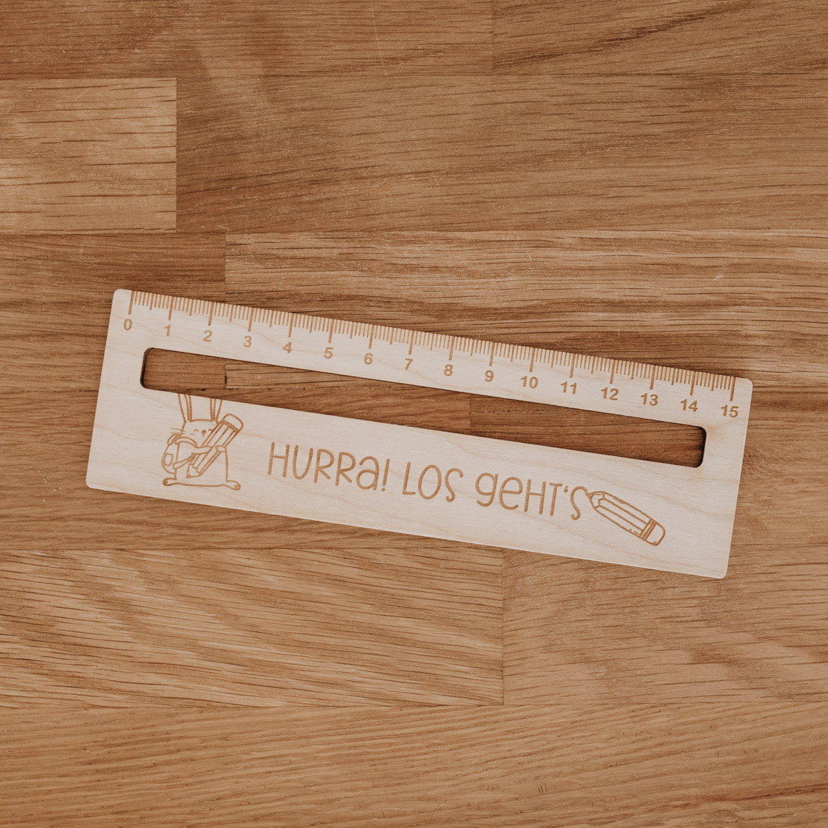 mabery-onlineshop-concept-einschulung-leselineal-holz-gravur-leselineal-lineal-gravur-holz-schule-einschulung-hase-1