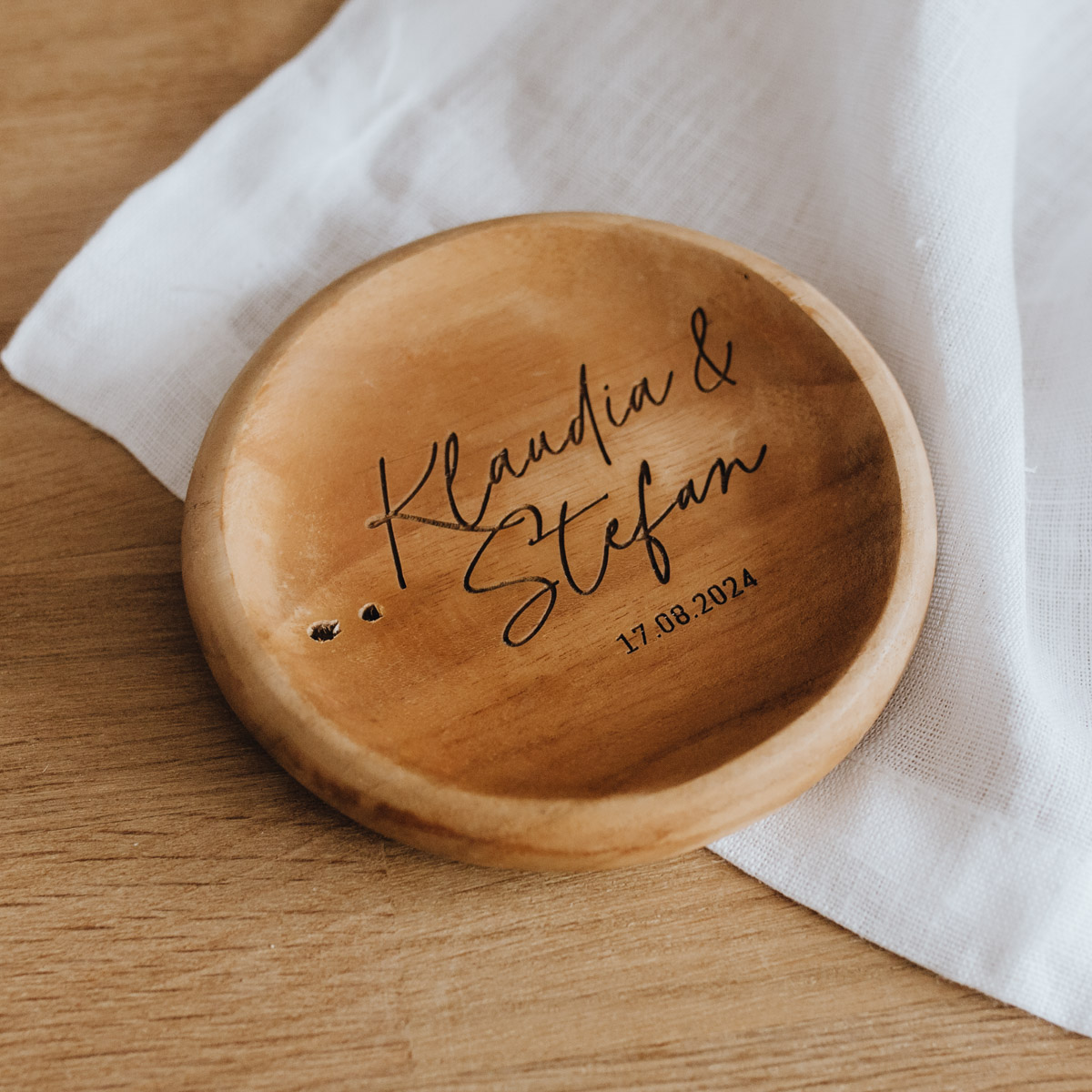 Fine Script - Ringschale aus Teakholz – Bild 5